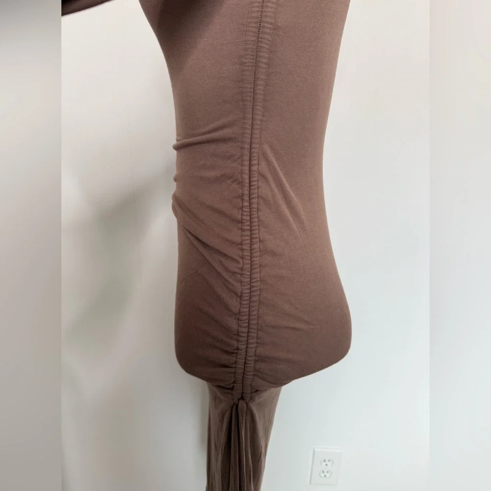 SNDYS The label Winter Dress in Chocolate Ruched Drawstring Side Size‎ 2